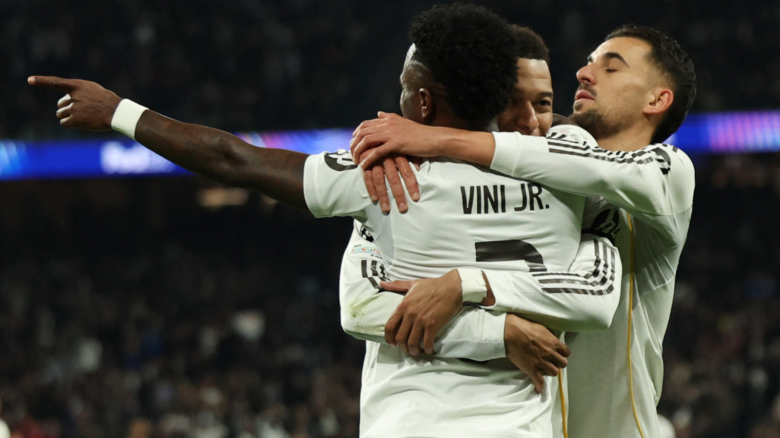 Real Madrid'de sular durulmuyor: Ceballos'tan gizemli paylaşım