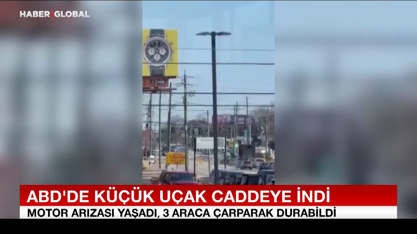 ABD’de küçük uçağın caddeye indiği anlar kamerada