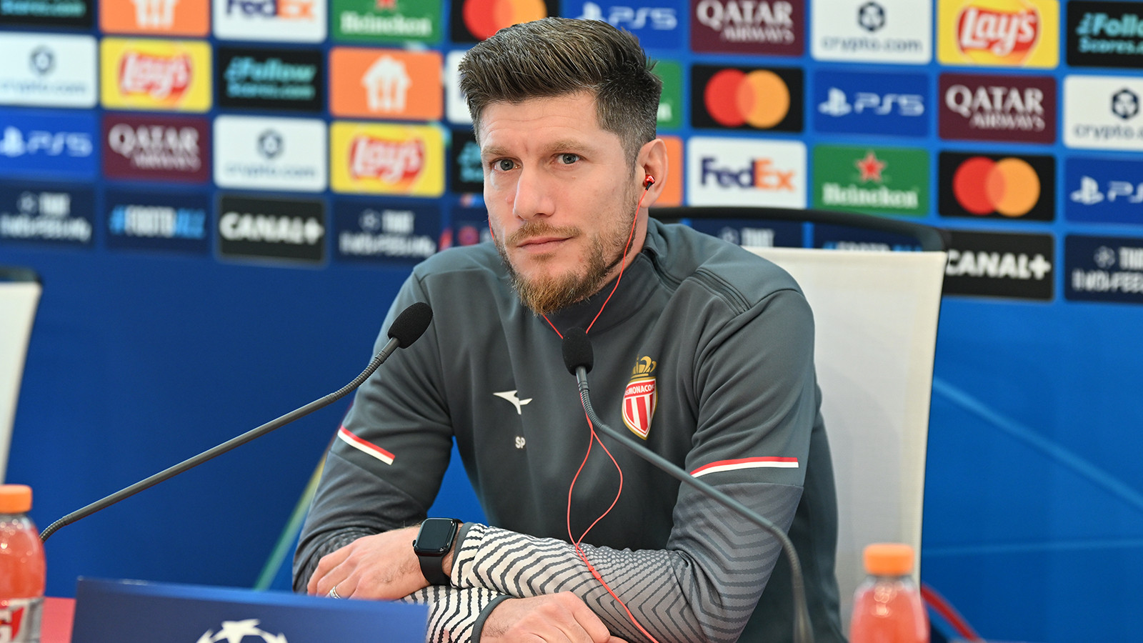 Diplomasız teknik direktörü Monaco'ya servete mal oluyor! Her maç ceza ödeniyor