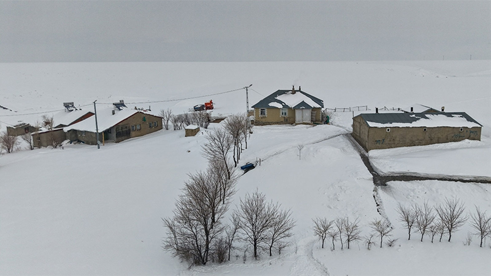 Eğitime kar engeli: 2 ilde okullar tatil edildi