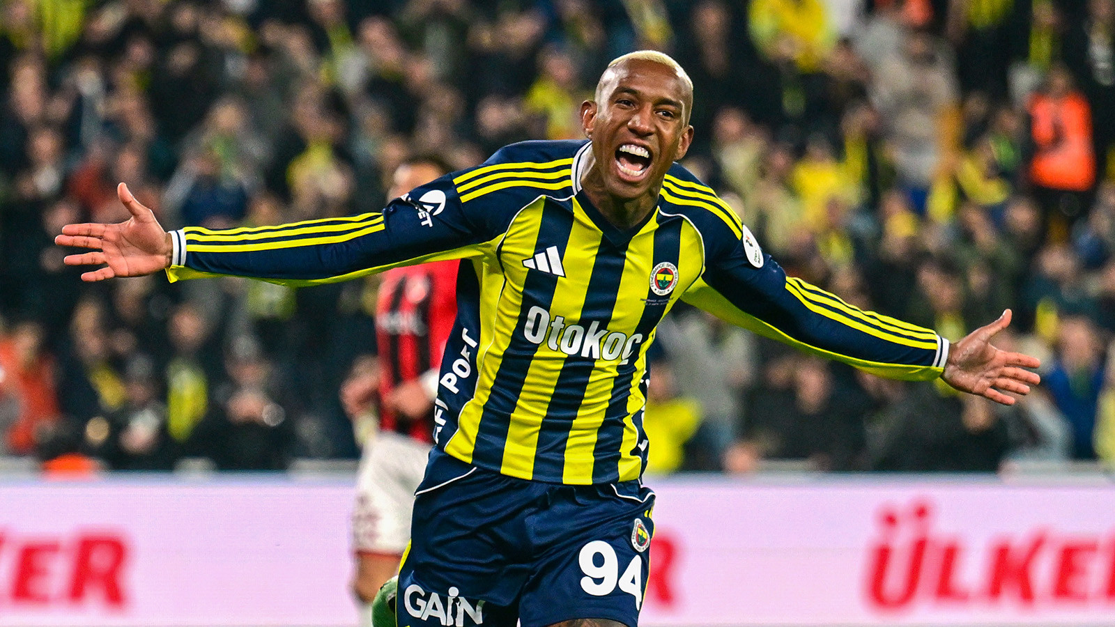 Fenerbahçe'nin golcüsü Anderson Talisca