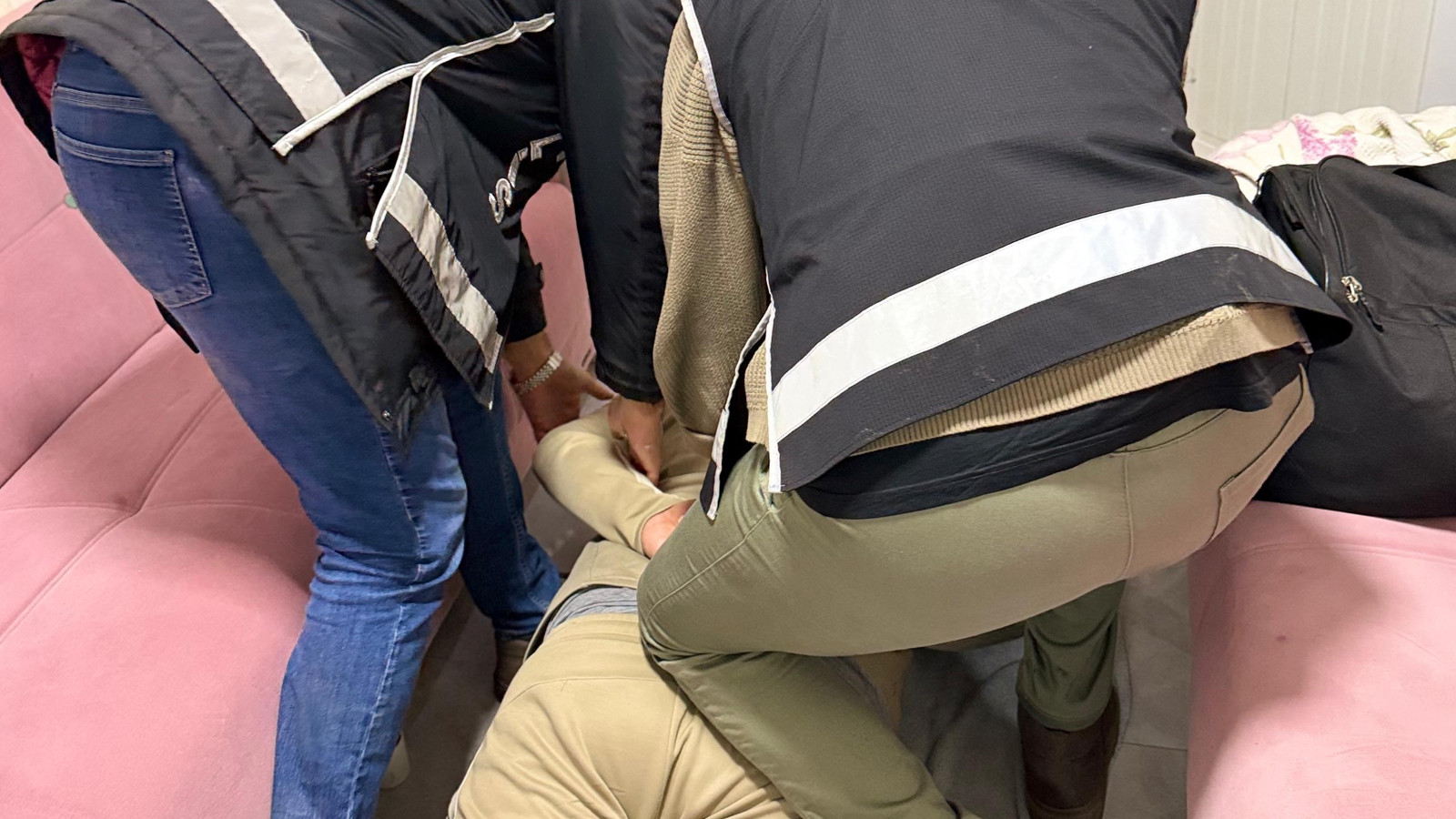 İzmir'de suç örgütü üyesi yakalandı