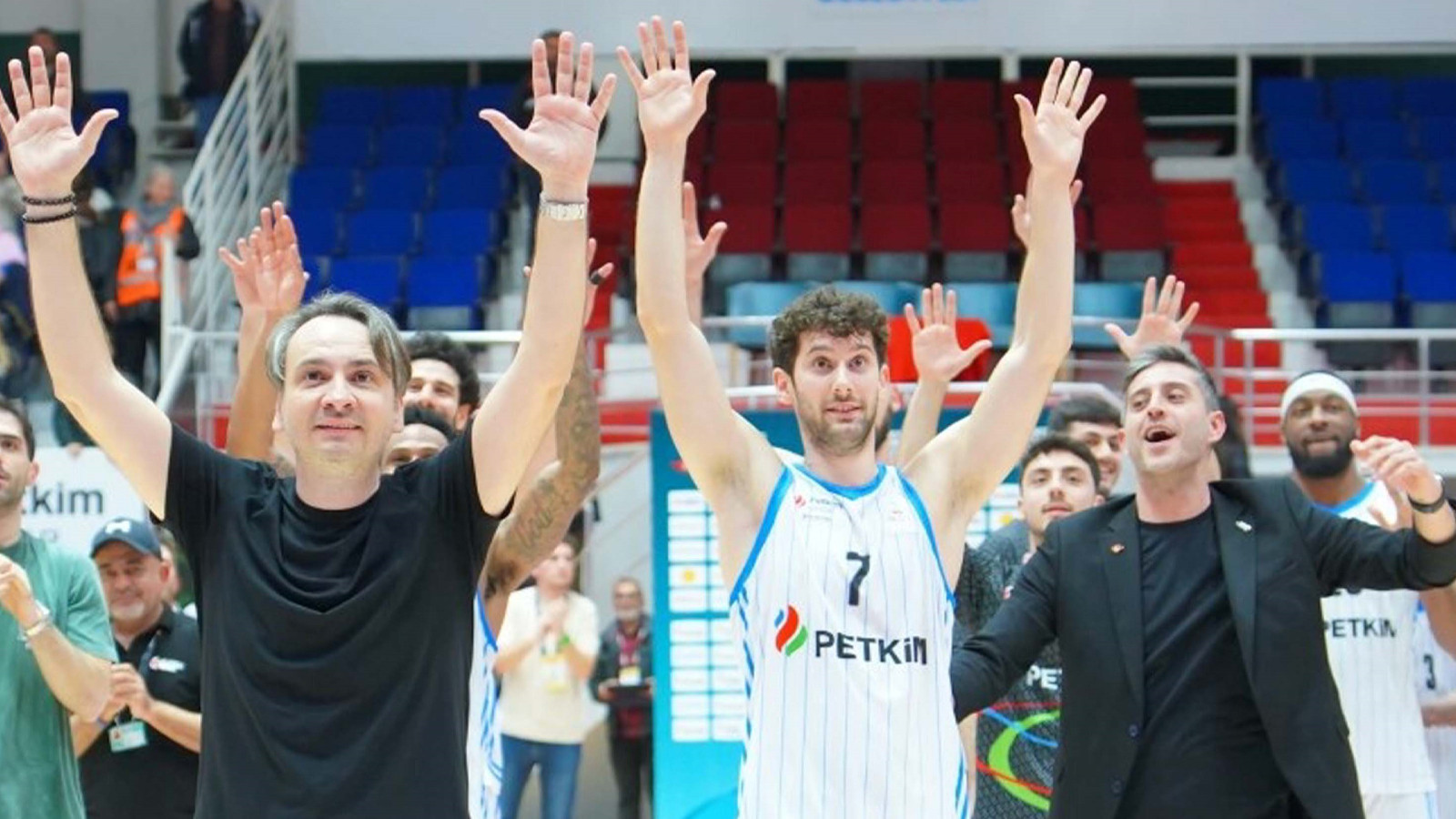 Petkimspor Avrupa'da liderlik sınavında