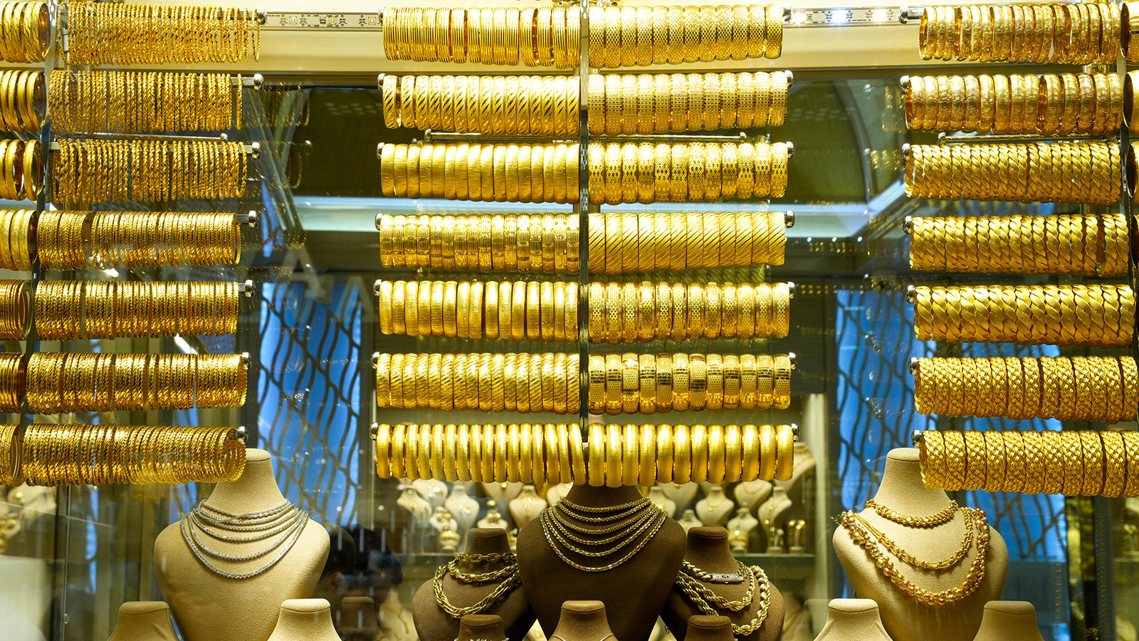 Altın yatırımcıları dikkat: 5 banka altın tahminlerini güncelledi