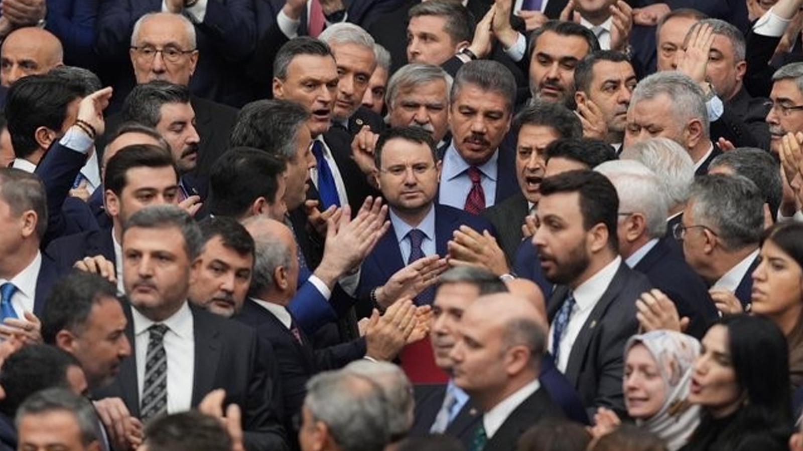 Bakan Gürlek: "Azimle çalışmaya devam edeceğiz"