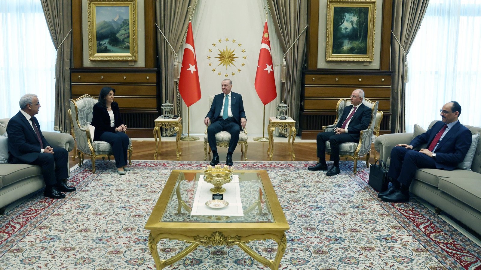 Erdoğan ile DEM Parti İmralı Heyeti görüşmesi başladı