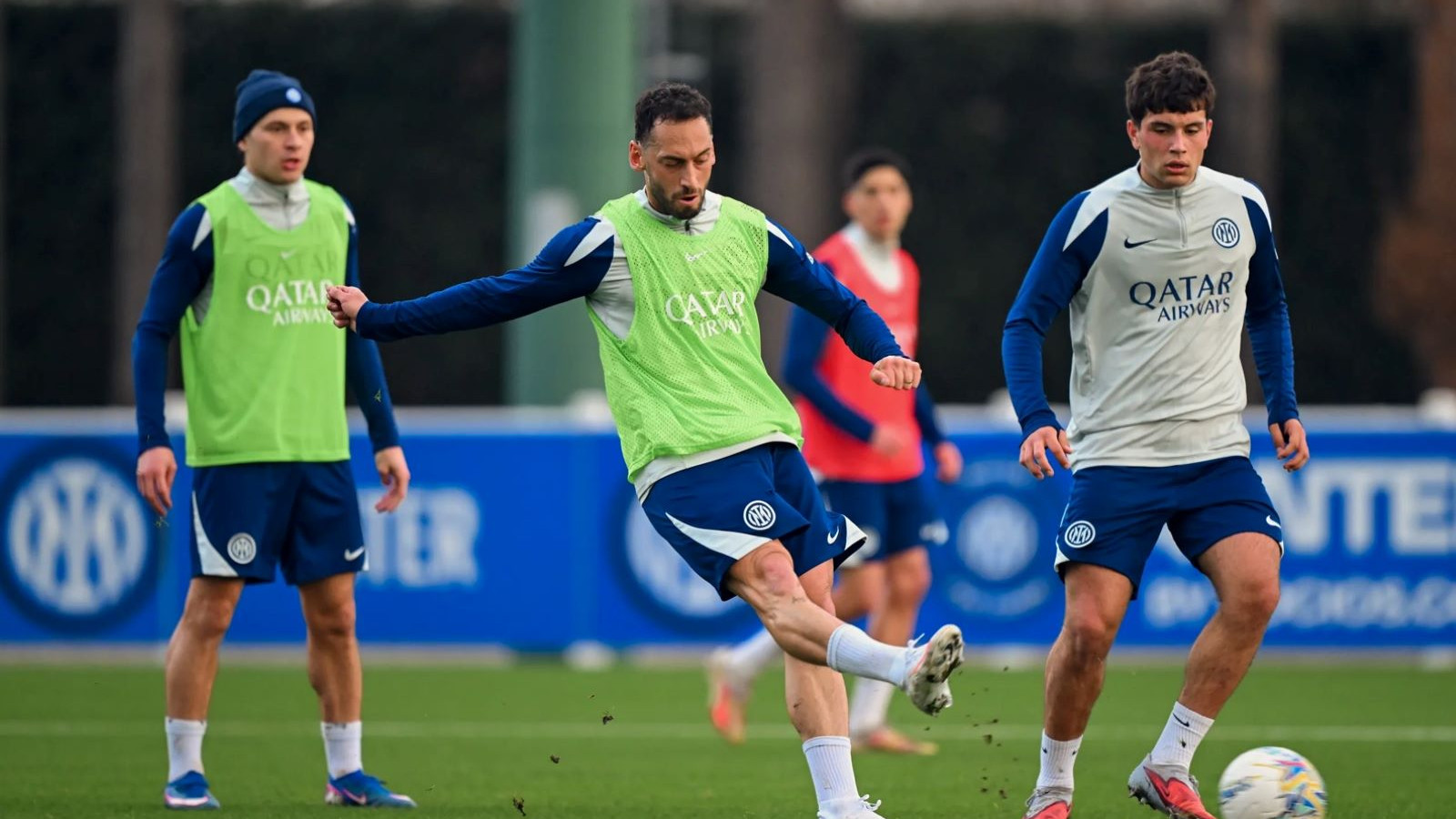 Hakan Çalhanoğlu takımla çalışmalara başladı ama...