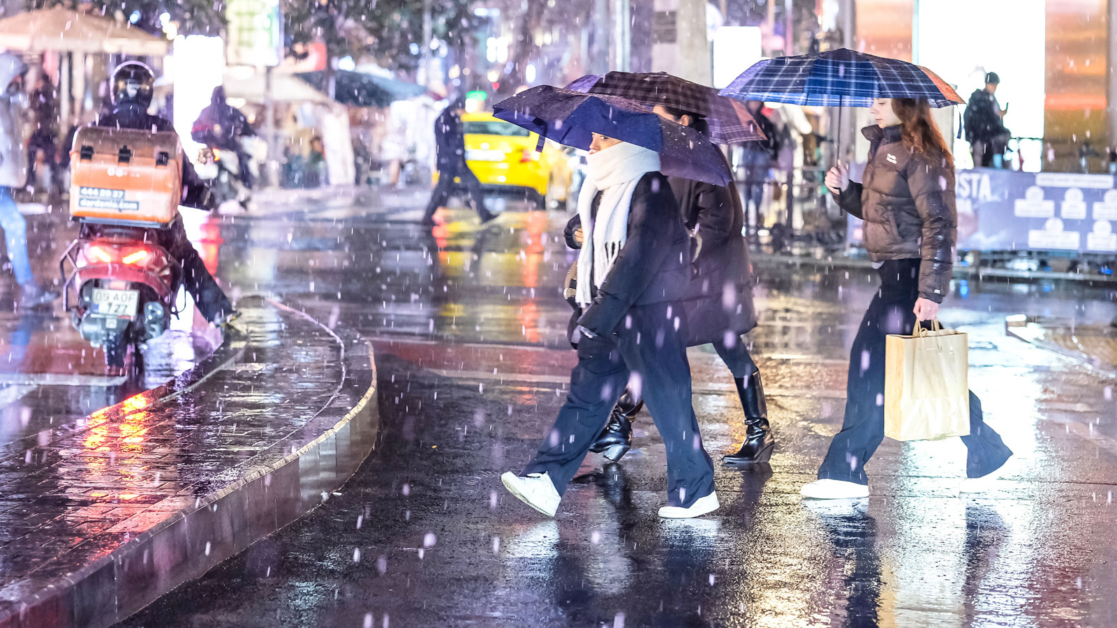 Meteoroloji gün verdi: Kuvvetli sağanak ve kar dalgası kapıda, İstanbul için kritik açıklama