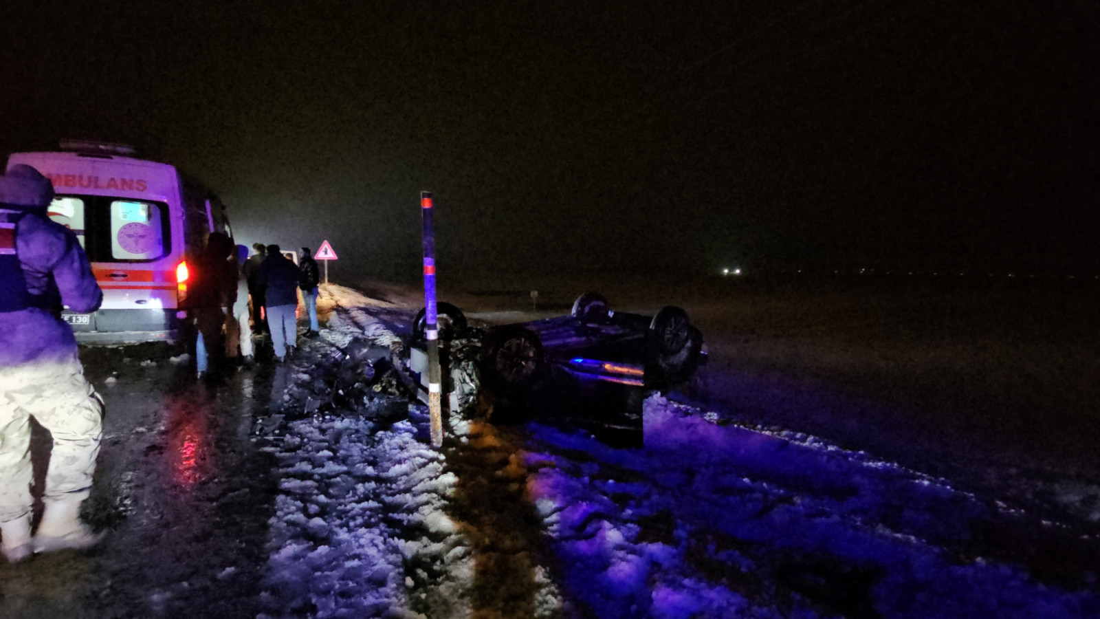 Muş-Erzurum karayolunda otomobil takla attı: İki yaralı
