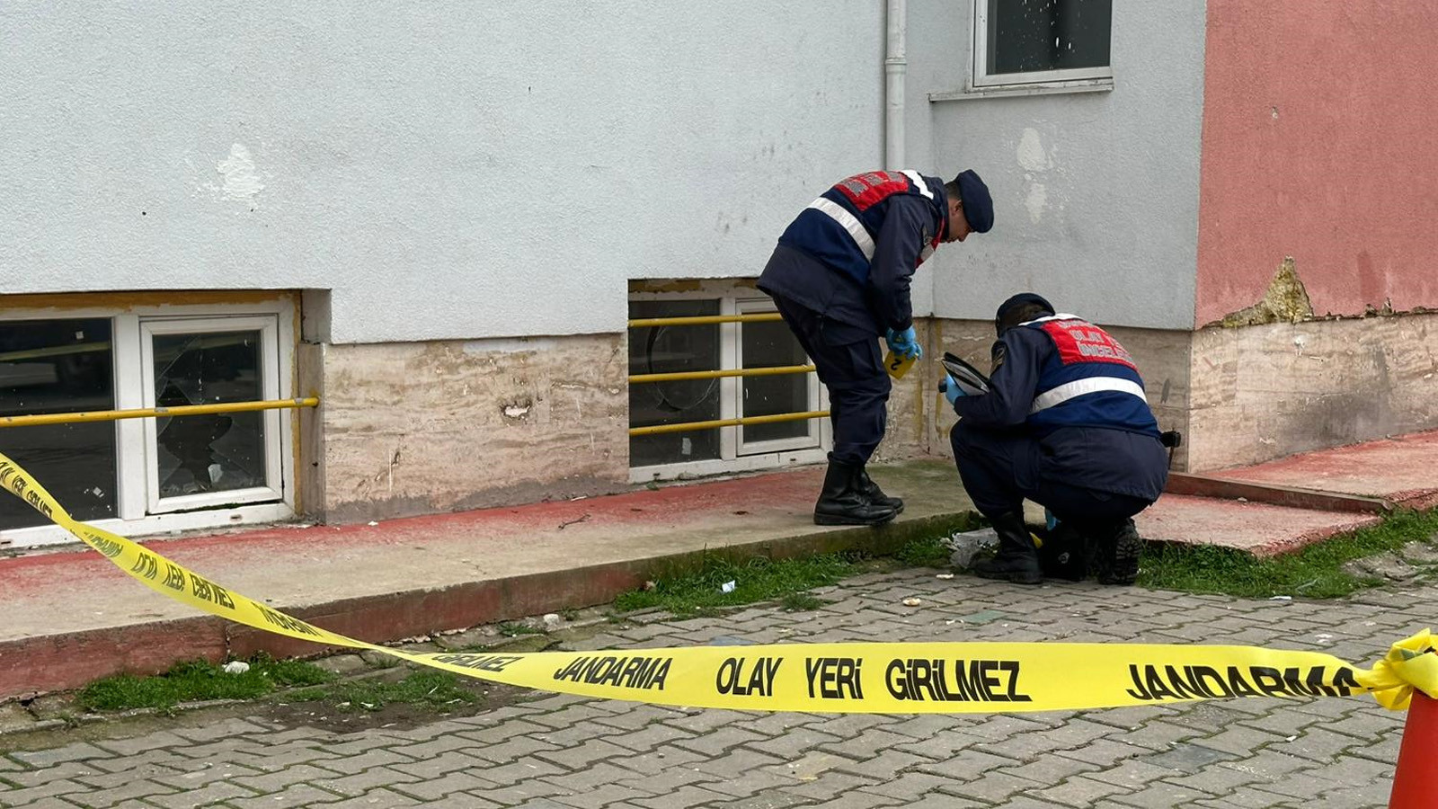 Tekirdağ'da okulun 4. katından düşen öğrenci ağır yaralandı