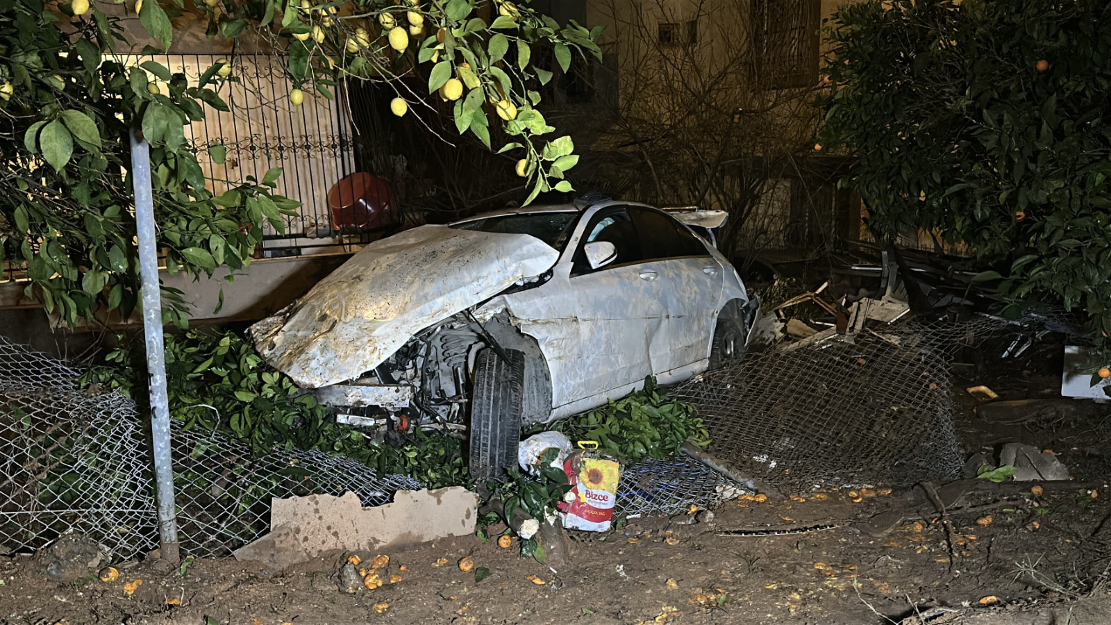 Adana'da otomobil şarampole devrildi: 1 ölü, 1 yaralı