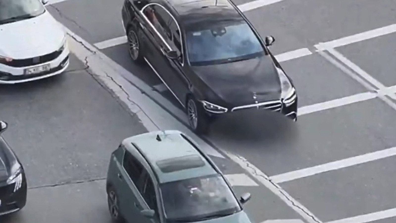 İstanbul'da dron destekli trafik denetimi: 70 araca 238 bin lira ceza