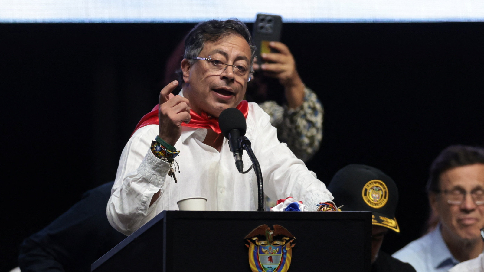 Kolombiya Devlet Başkanı'nın aracına uyuşturucu yerleştirmeye çalışan General görevden alındı