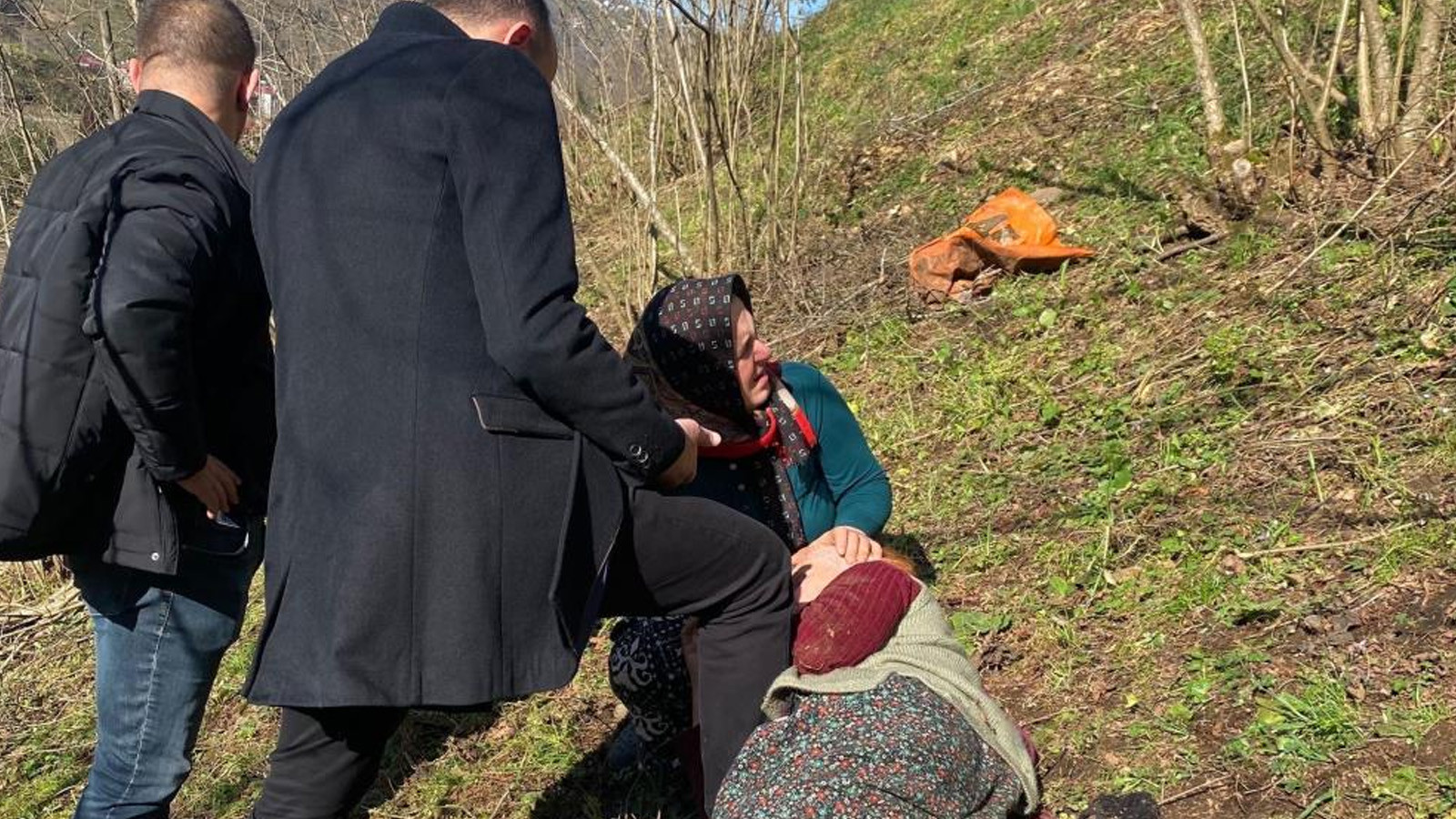 Trabzon'da yaşandı! Cenazeye giderken hayat kurtardılar