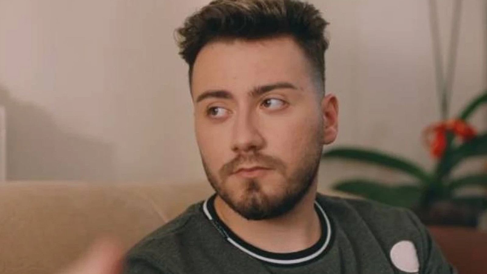 Enes Batur adli kontrol şartıyla serbest bırakıldı