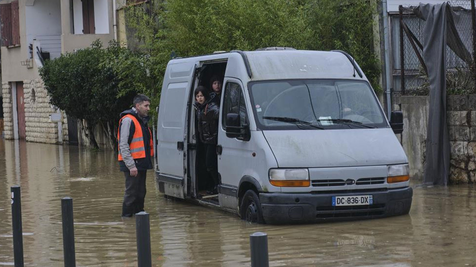 Fransa ve İspanya'yı Nils Fırtınası vurdu: Ölüler var