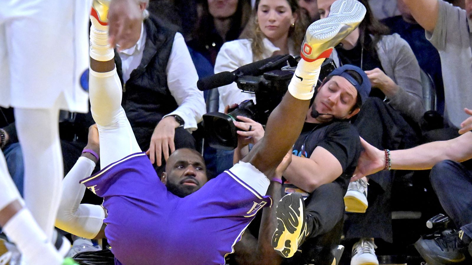 LeBron James 41 yaşında triple double yaptı!