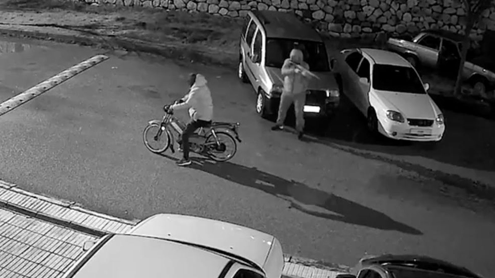 Çorum'da korkutan anlar! Motosikletli saldırganlar aynı iş yerini ikinci kez kurşun yağmuruna tuttu