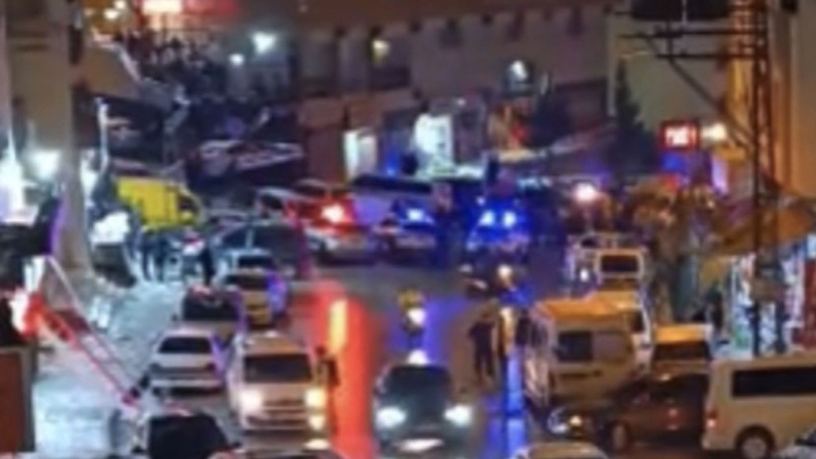 Düğün salonu önünde dehşet! Silahlı saldırıya uğrayan genç ağır yaralandı