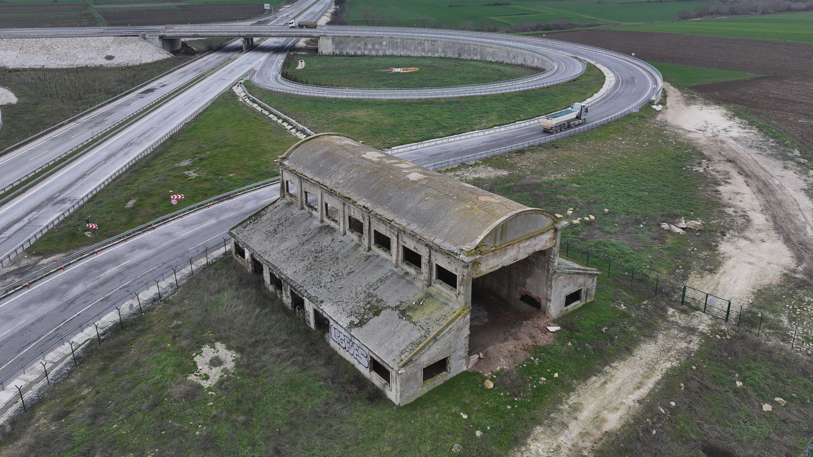 Edirne'deki tarihi balon hangarı Türk Havacılık Tarihi Müzesi olacak