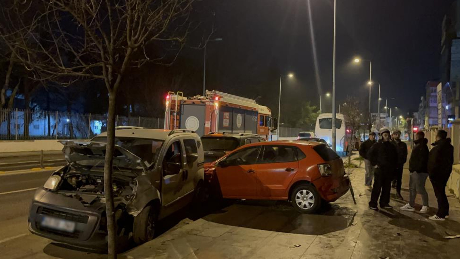 Tekirdağ'da 4 araç birbirine girdi