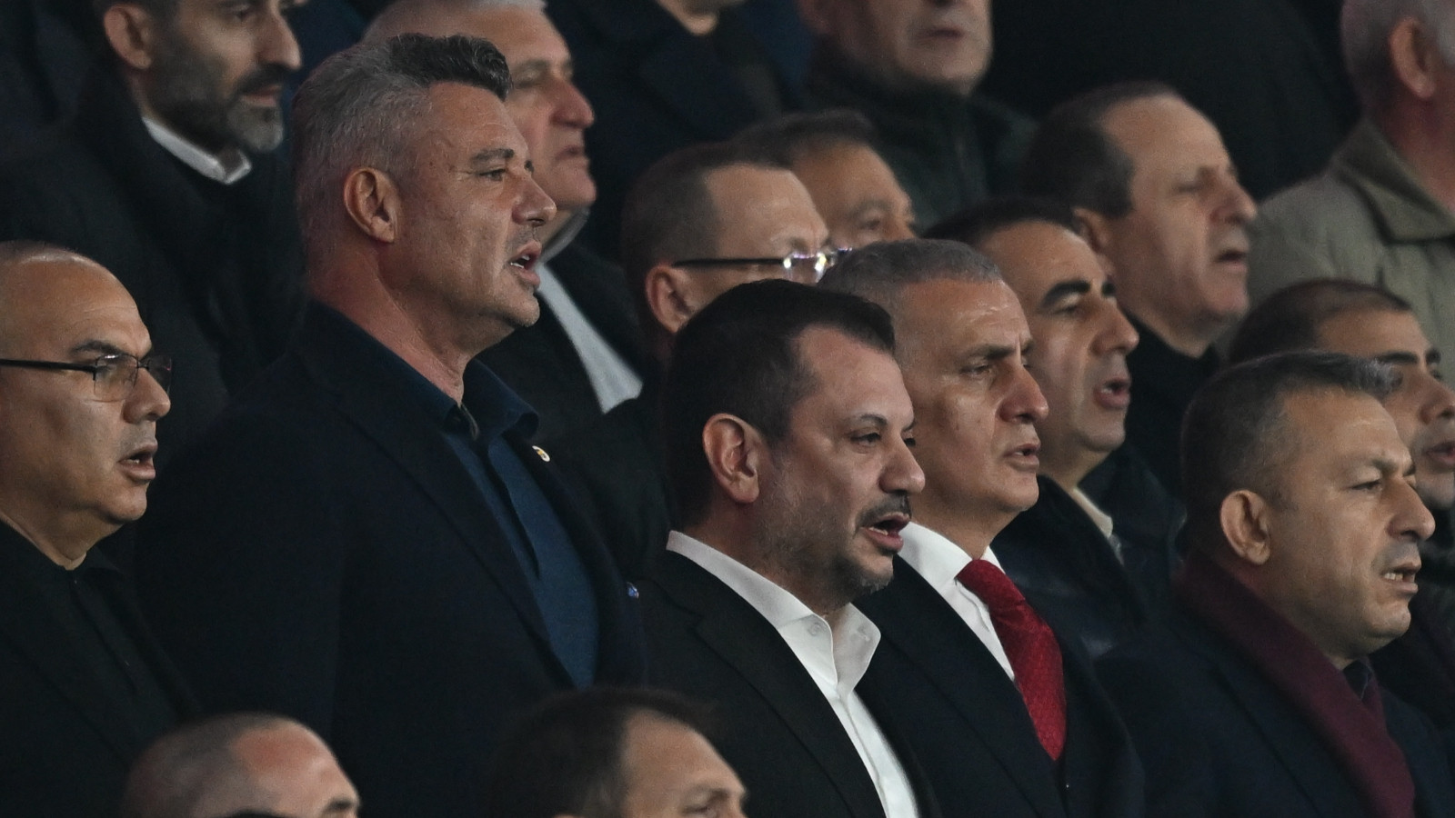 Trabzon'da 3 başkan yan yana maçı izledi