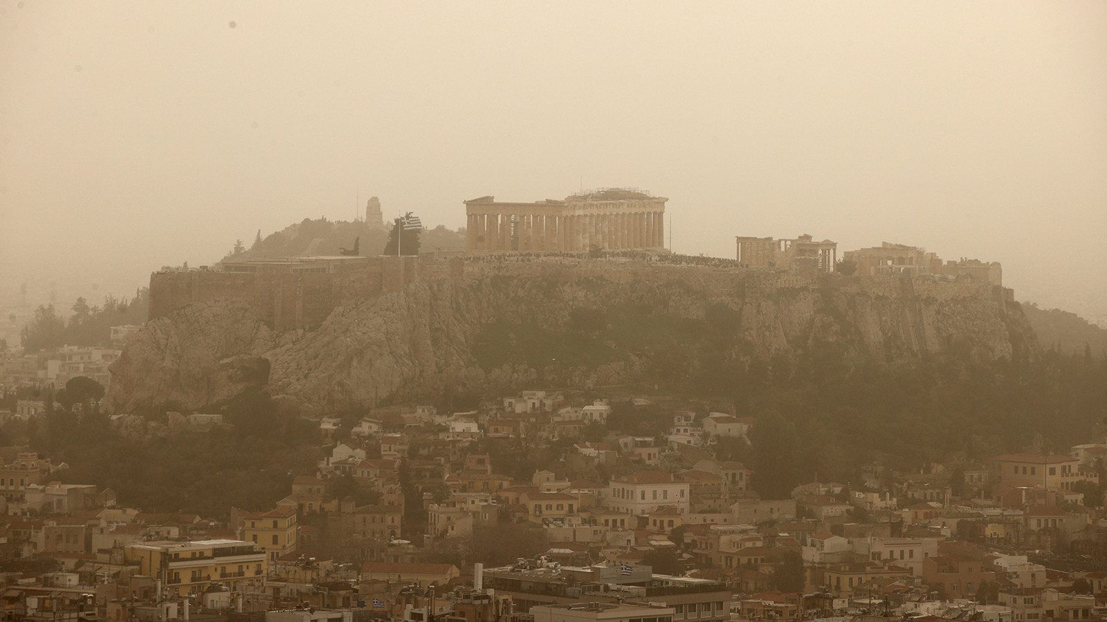 Afrika tozu Komşu'da: Göz gözü görmüyor