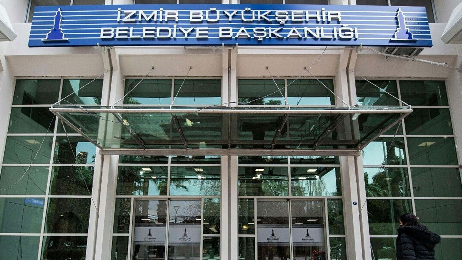 İZBETON’a operasyon: Çok sayıda gözaltı var