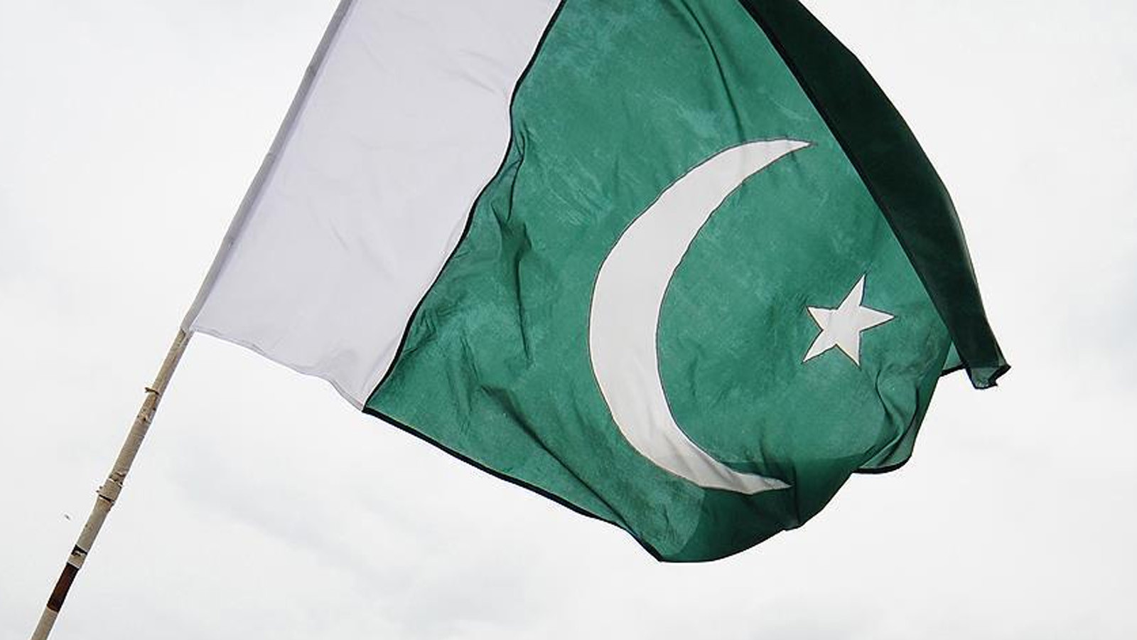 Pakistan'da yolcu otobüsüyle tır çarpıştı: 11 ölü