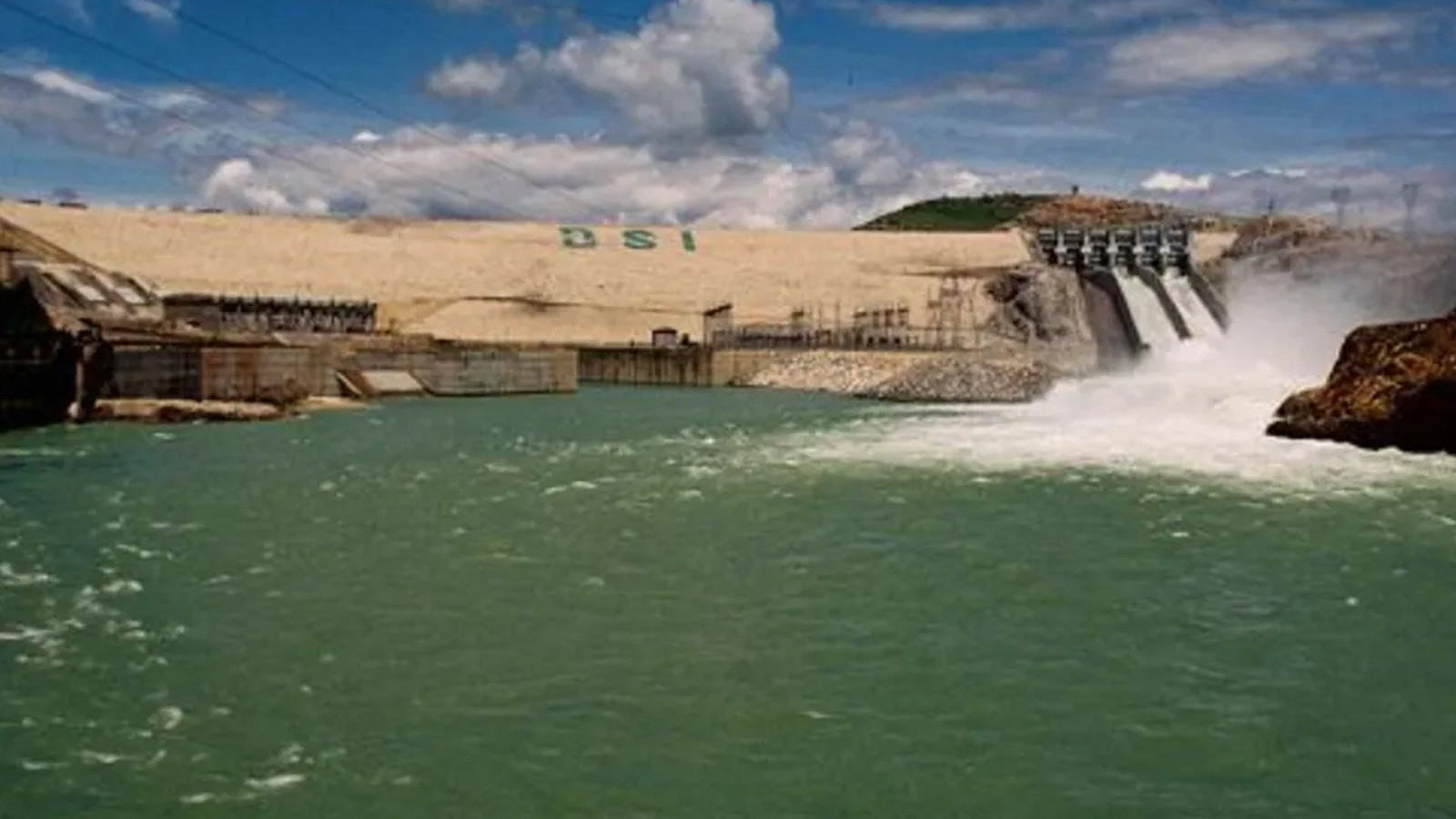 Diyarbakır Valiliğinden barajdan su tahliyesi uyarısı