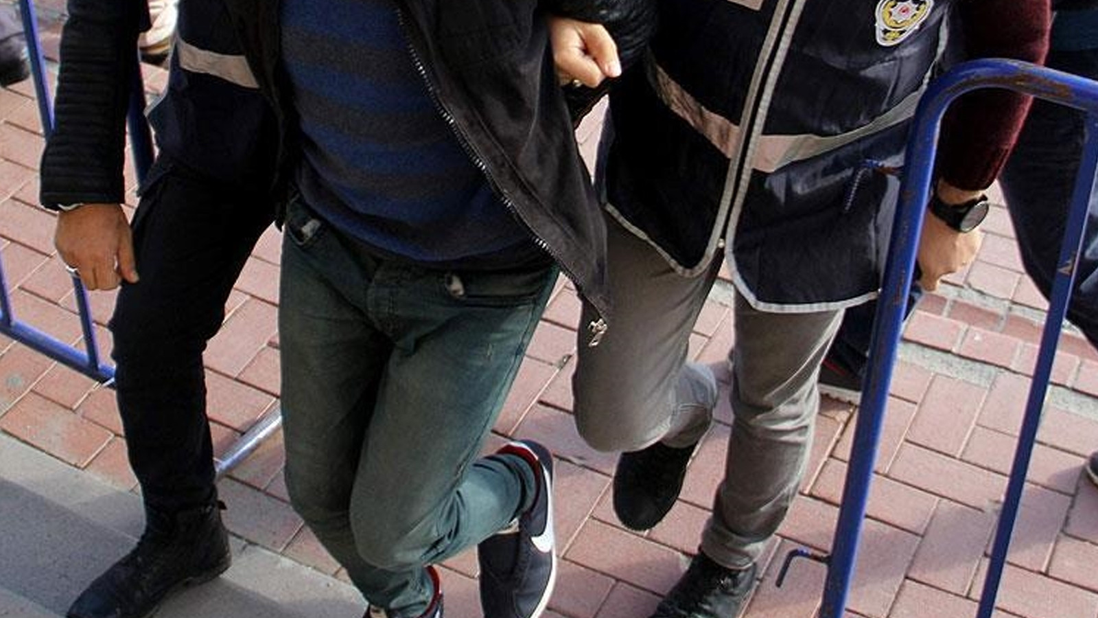 İstanbul merkezli 11 ilde FETÖ operasyonu: 52 vergi müfettişi tutuklandı