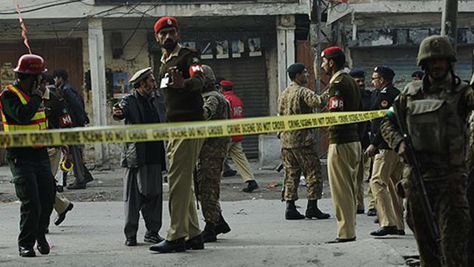 Pakistan’da bombalı saldırı! Çok sayıda ölü ve yaralı var