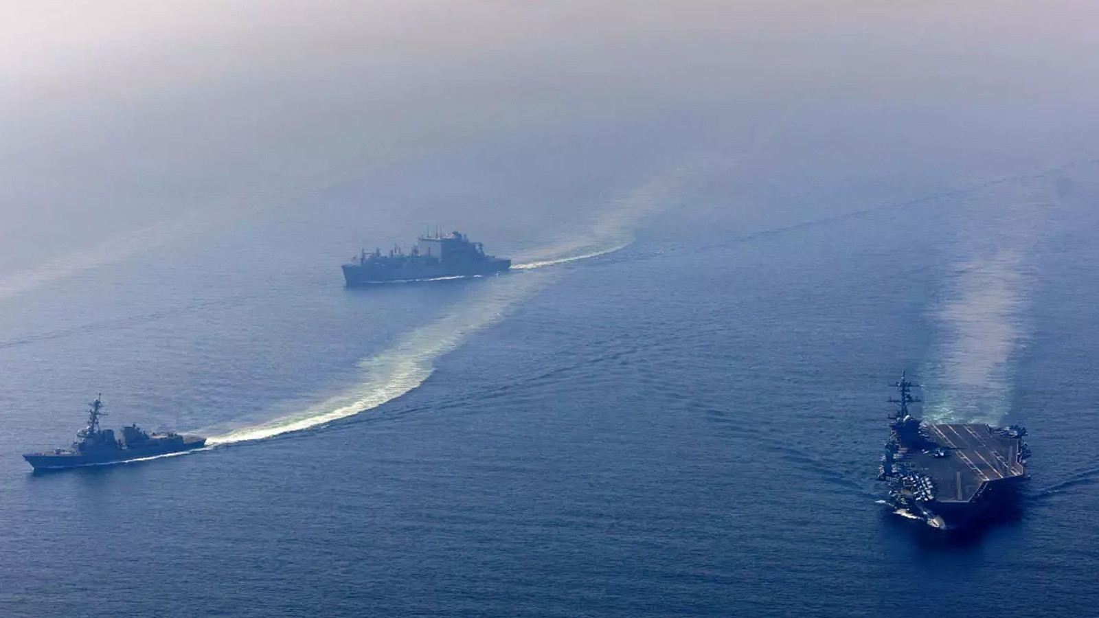 ABD'den İran yakınlarına yoğun savaş gemisi ve savaş uçağı sevkiyatı