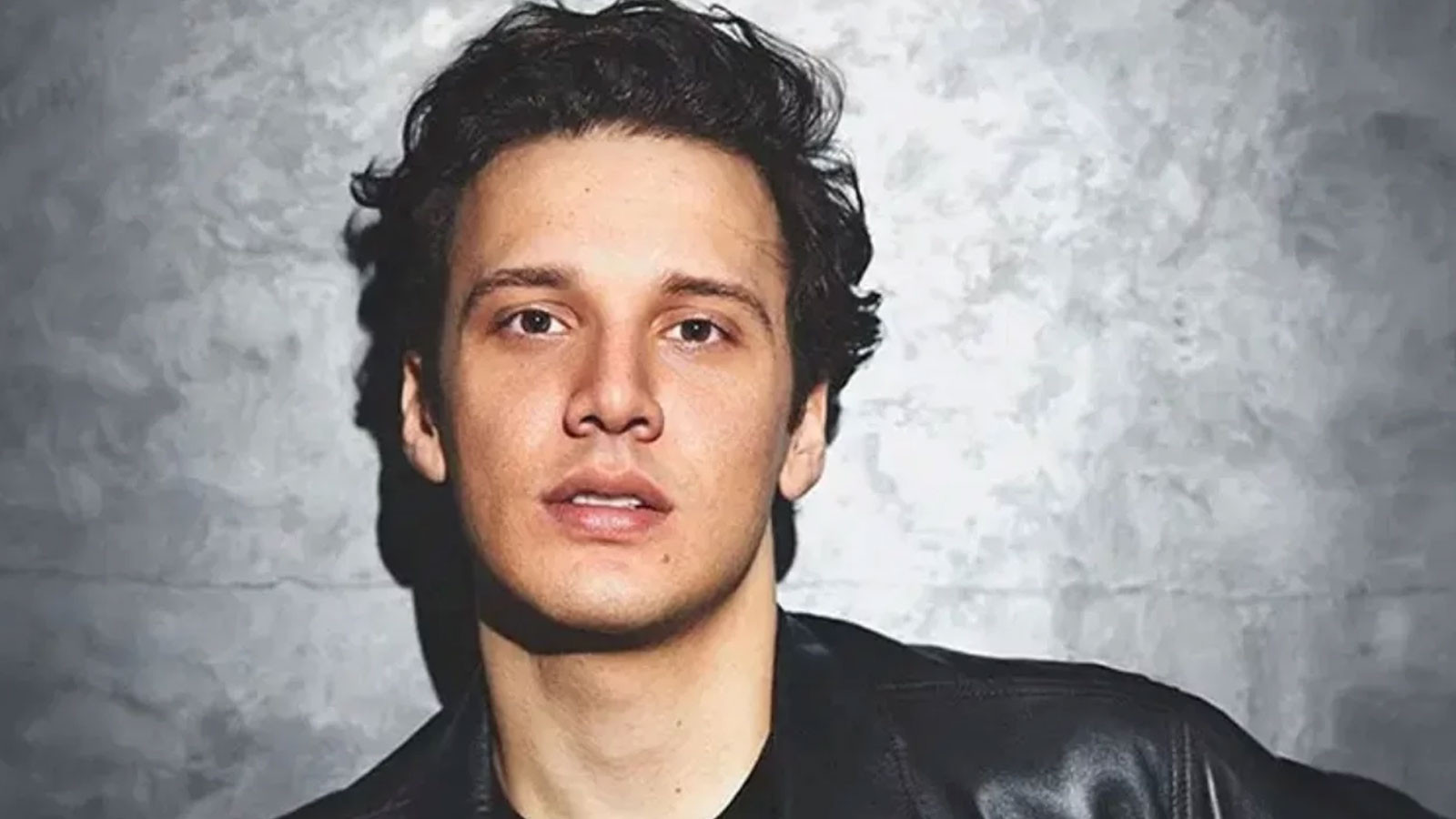 Hakkında yakalama kararı çıkmıştı! Edis sosyal medyadan açıkladı