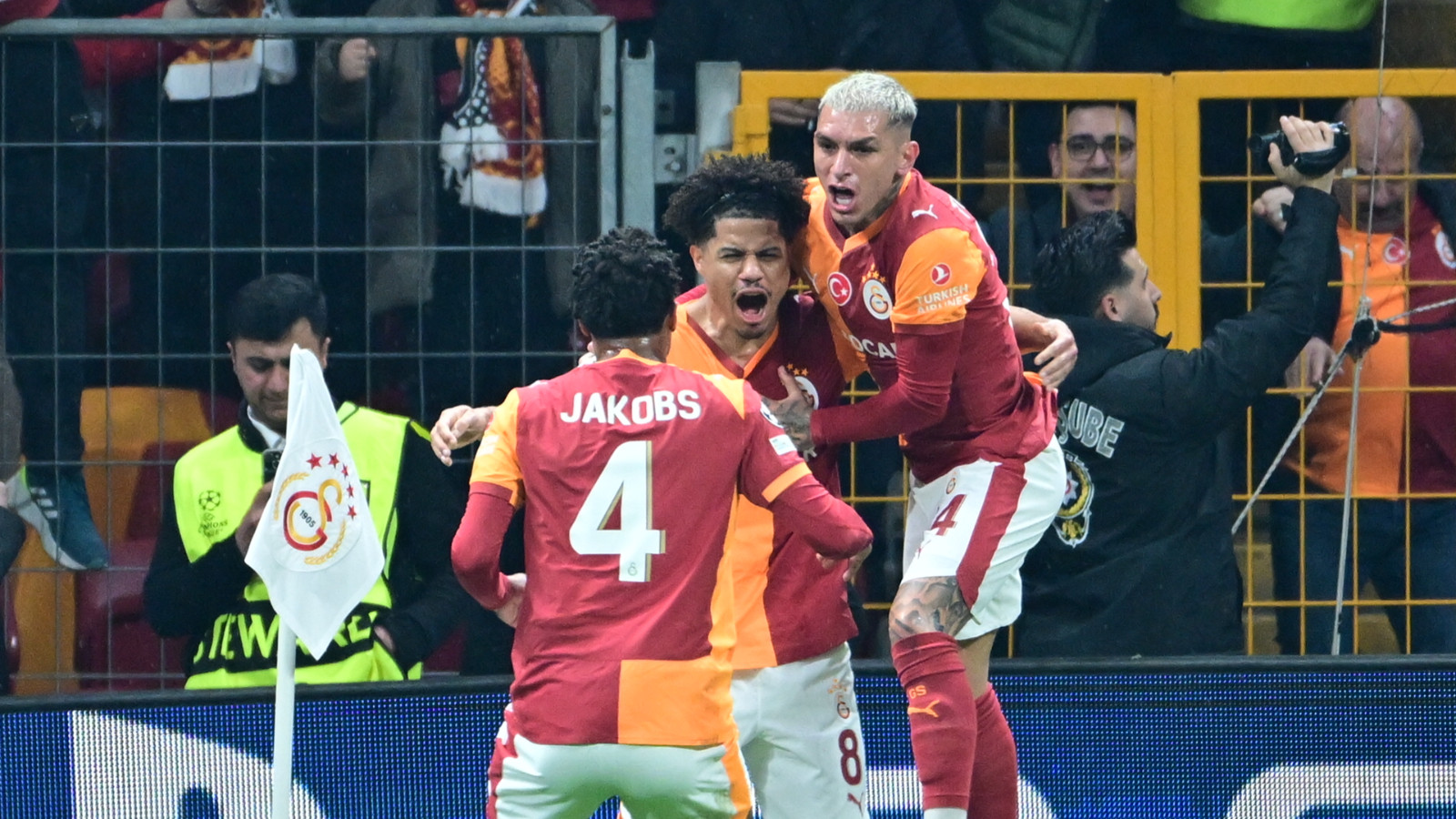 İbrahim Hacıosmanoğlu Galatasaray - Juventus maçını izledi