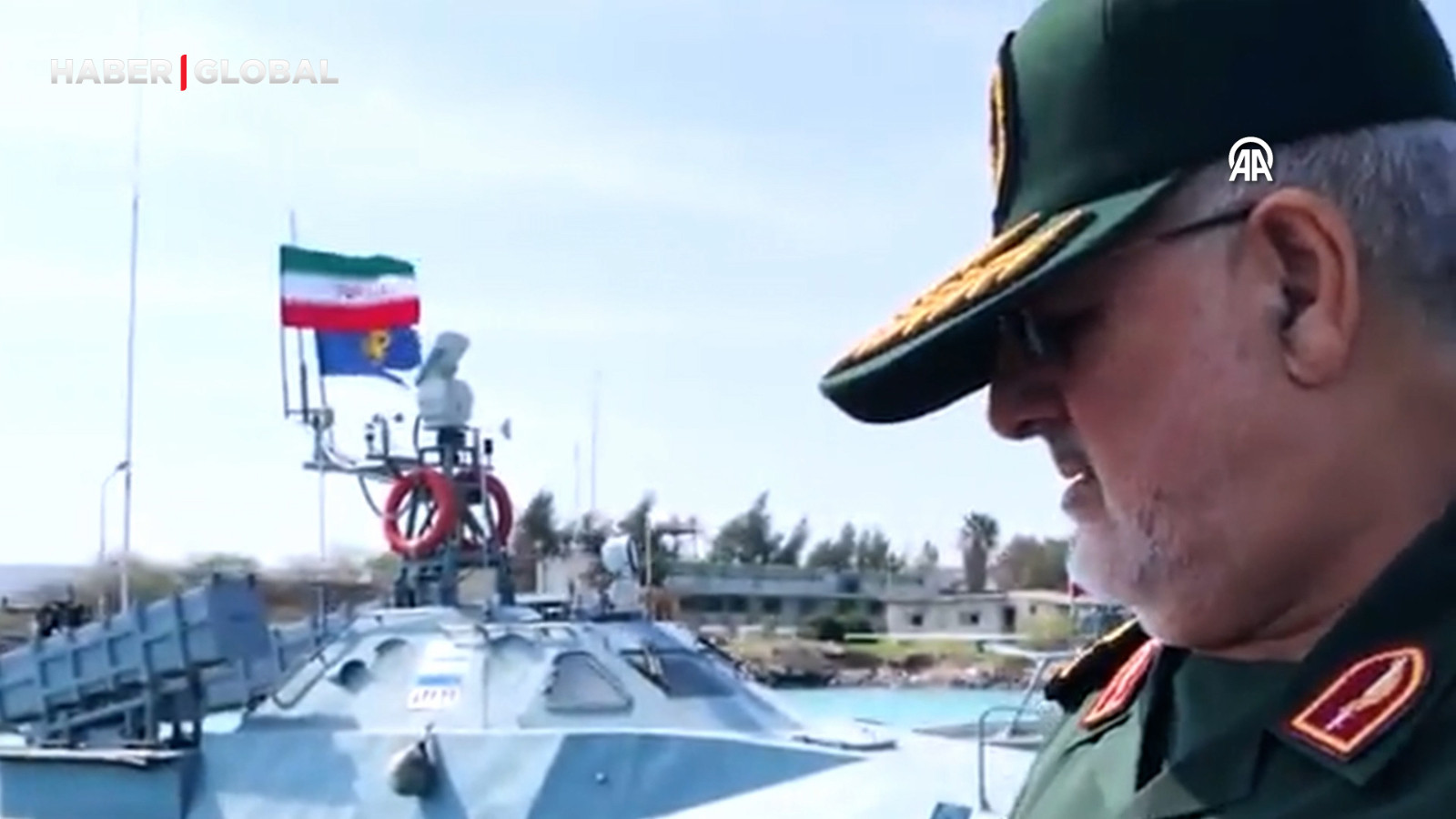 İran'dan Hürmüz Boğazı'nda askeri tatbikat!