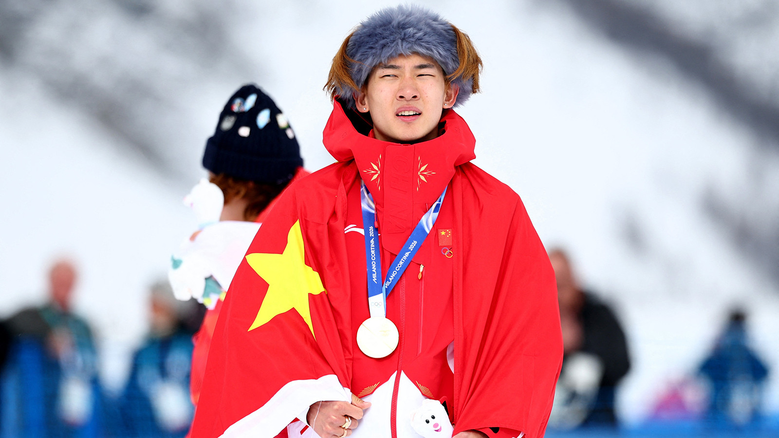 2026 Milano Cortina Kış Olimpiyatları'nda Çinli Yiming Su, snowboard erkekler slopestyle stilinde altın madalya kazandı