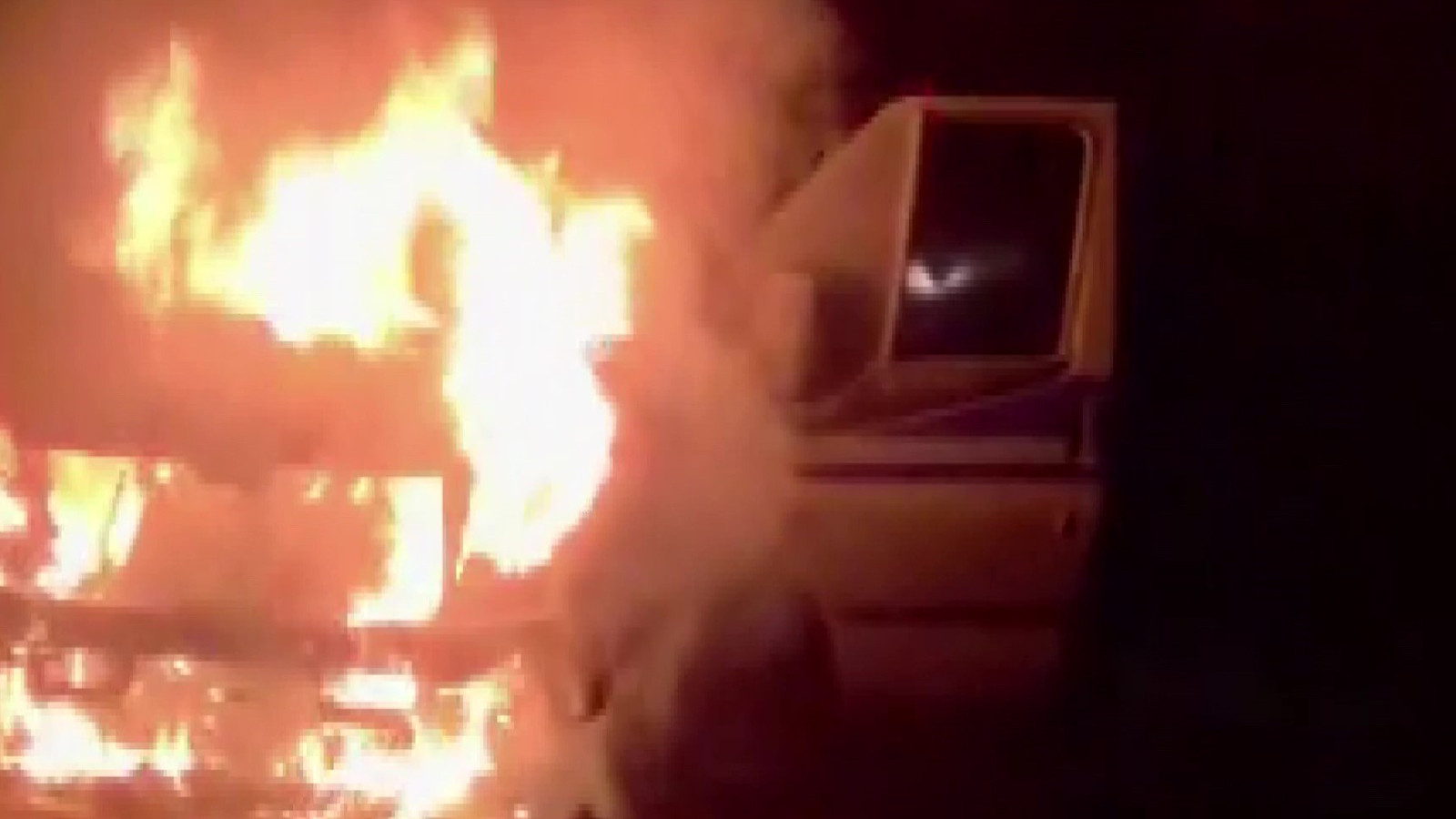 Ambulans alev aldı, faciadan dönüldü