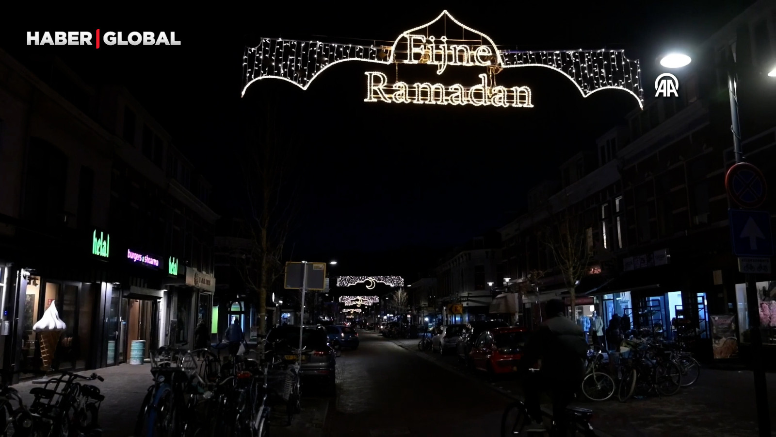 Hollanda'da sokaklar "Hayırlı ramazanlar" süslemeleri ile ışıklandırıldı