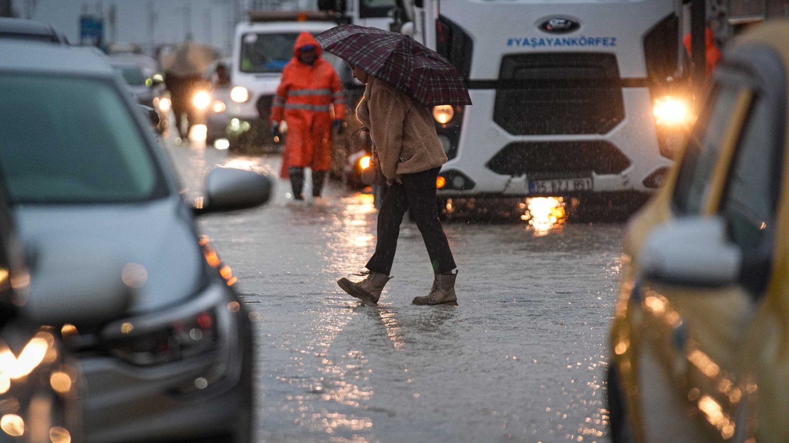 Meteoroloji'den 81 il için sağanak alarmı!