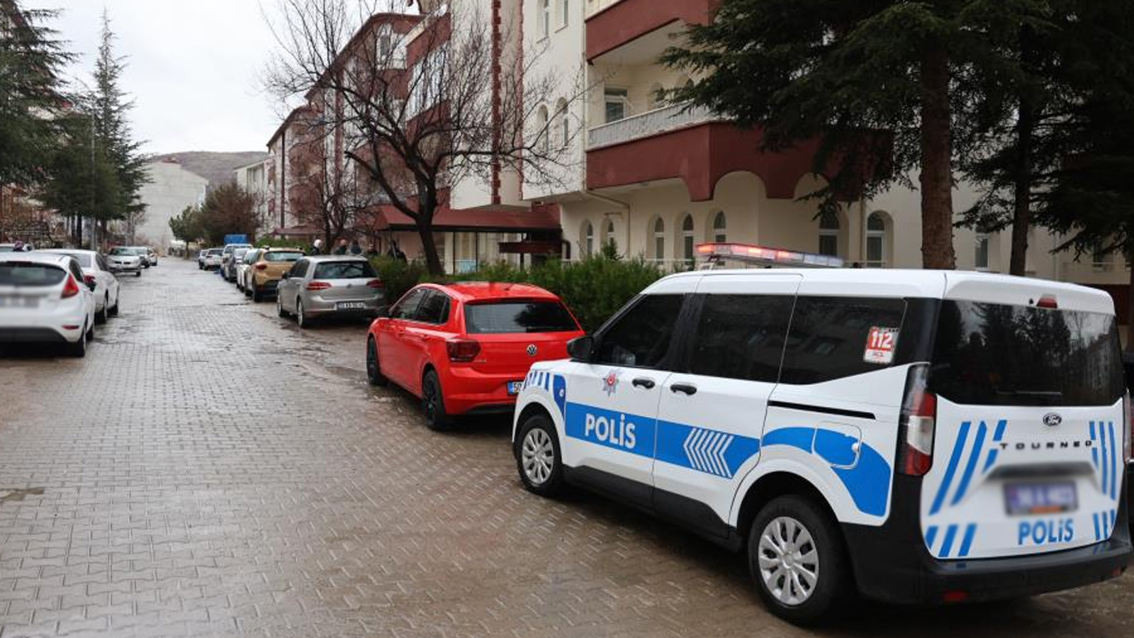 Nevşehir'de eşini bıçaklayıp kaçtı, Niğde’de kaza yapınca yakalandı