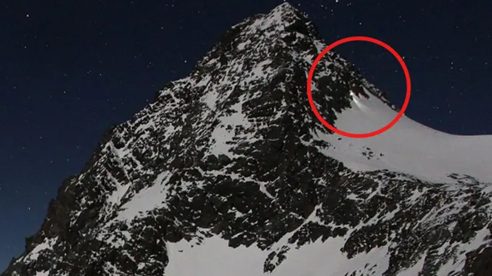 Sevgilisini zirveye 40 metre kala ölüme terk edip aşağı indi