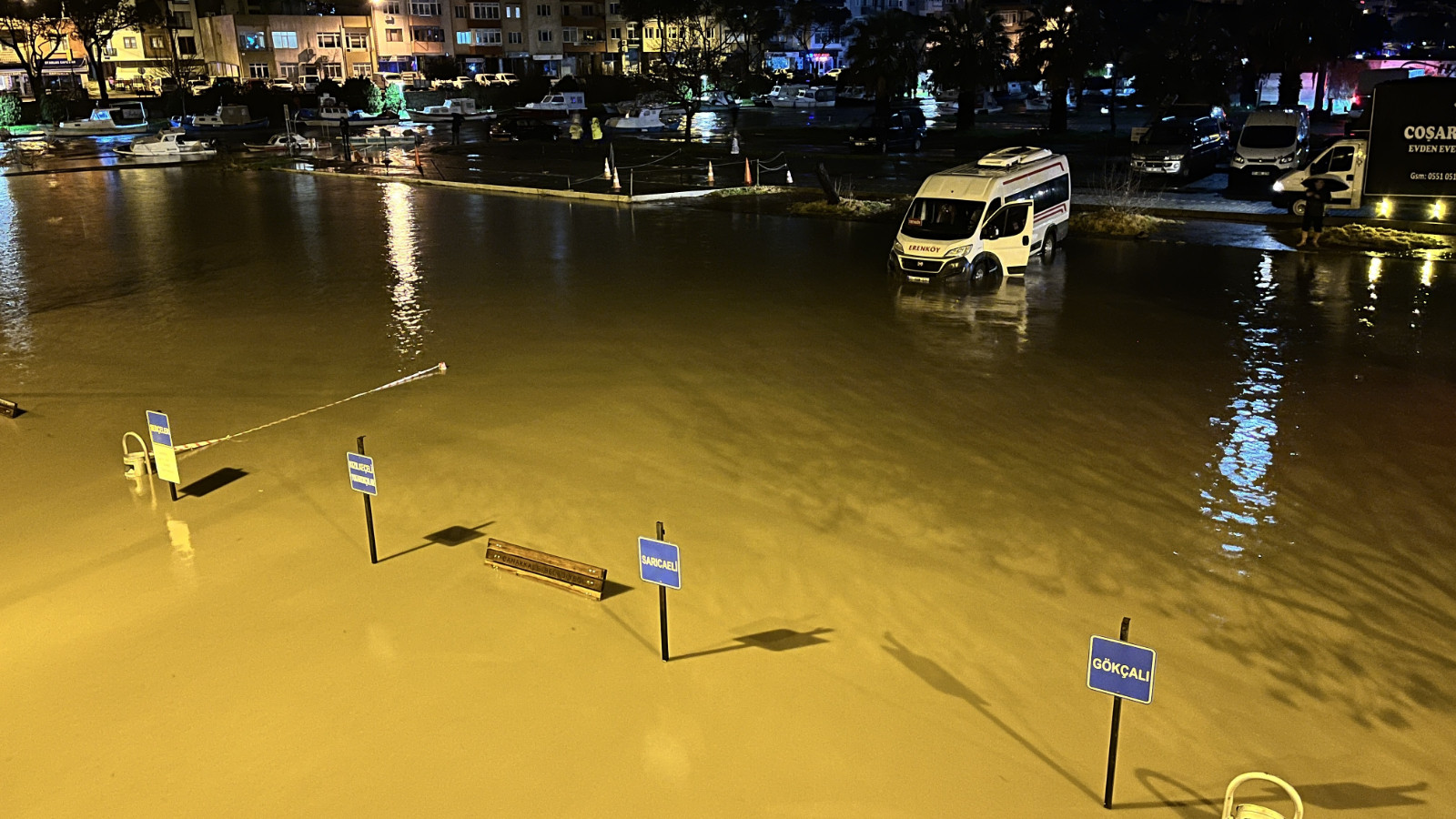 Şiddetli yağış hayatı felç etti! İzmir, Çanakkale ve Aydın'da taşkın alarmı