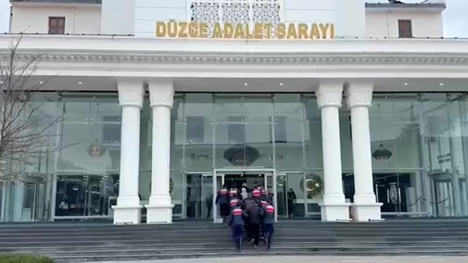 Yapay zekayla ünlülerin görüntülerini kullanıp dolandırıcılık yaptılar! Ayda 20 milyon TL