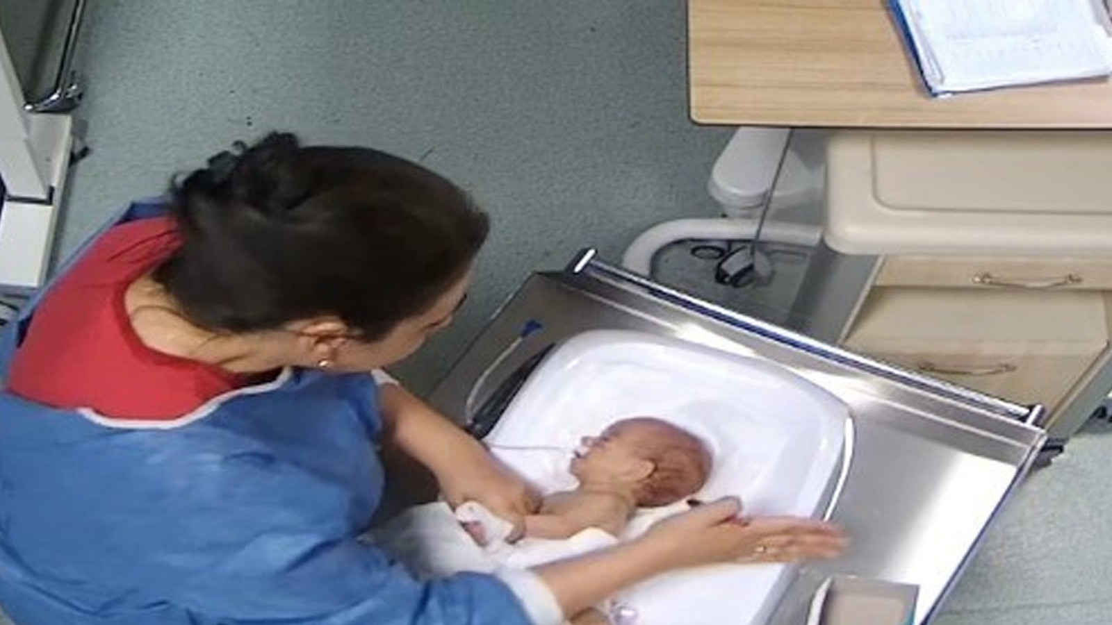 5 günlük bebeğe şiddet uygulayan cani hemşireden akılalmaz savunma: Ben de bir anneyim