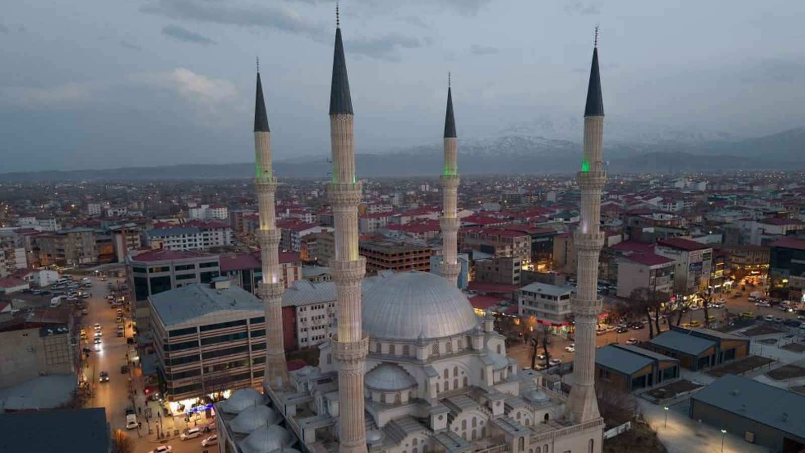 Hatay'da feci ölüm: Köprüden düşerek akıntıya kapılan çocuk yaşamını yitirdi