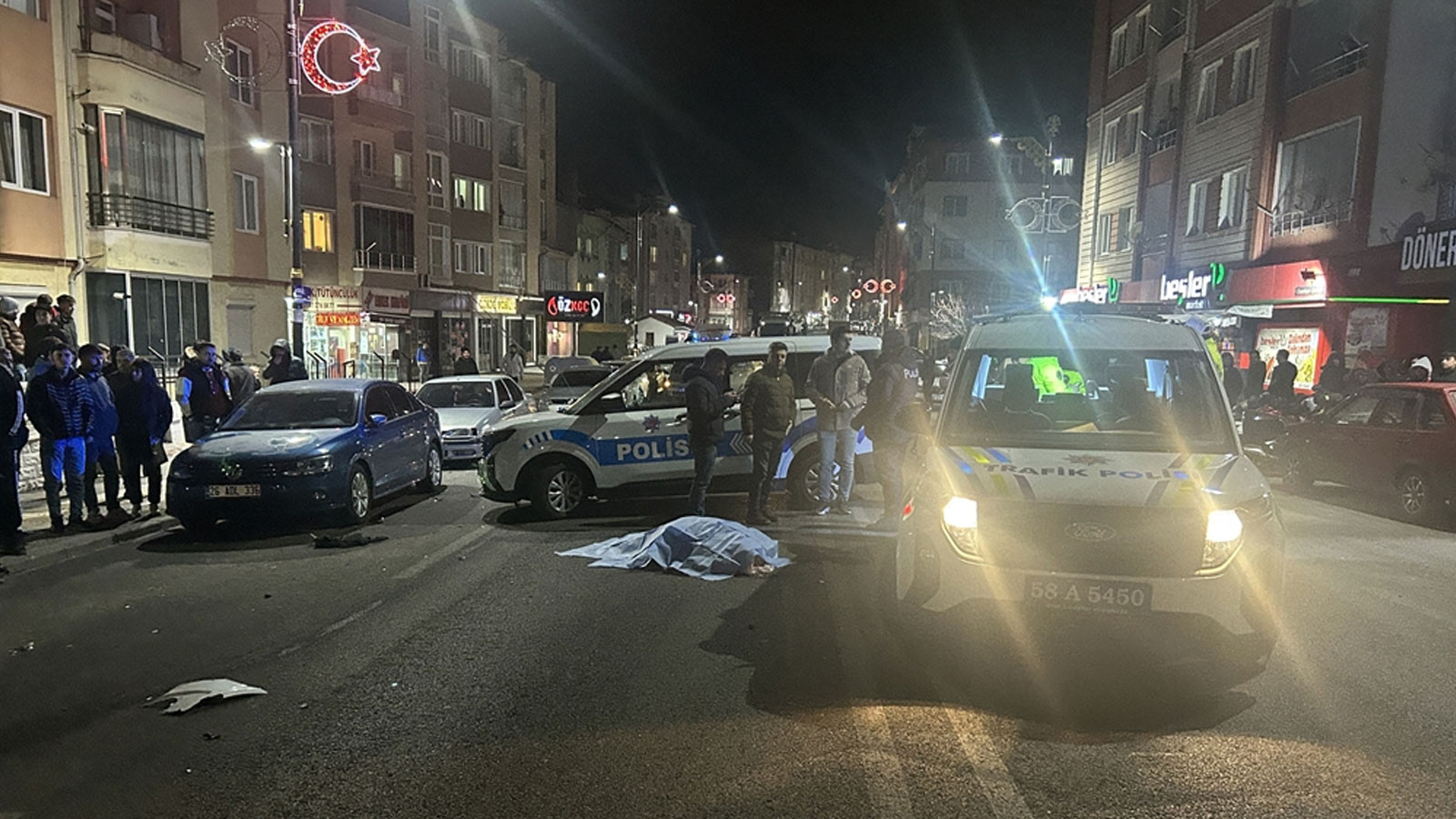 Sivas'ta feci kaza! Teravihe giderken otomobilin çarptığı kayınvalide öldü, gelini ağır yaralandı