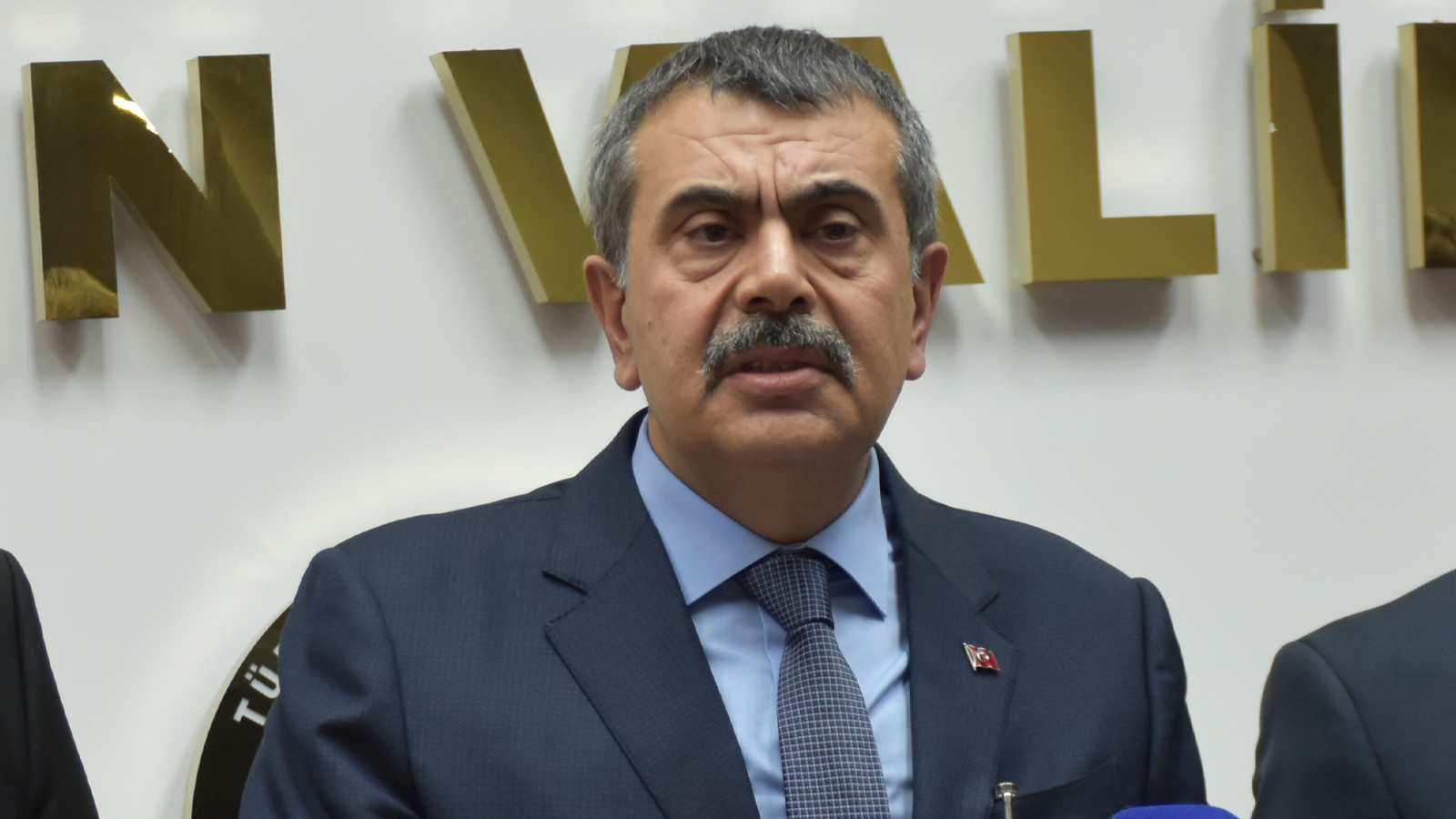 Bakan Tekin'den 168 kişinin imzaladığı metne sert tepki: Suç duyurusunda bulunacağız