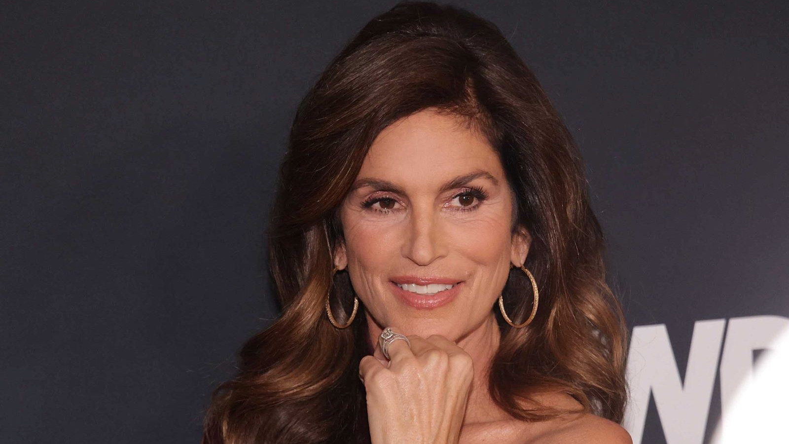 Cindy Crawford ve meşhur beni 60 yaşında ve hala çok güzel