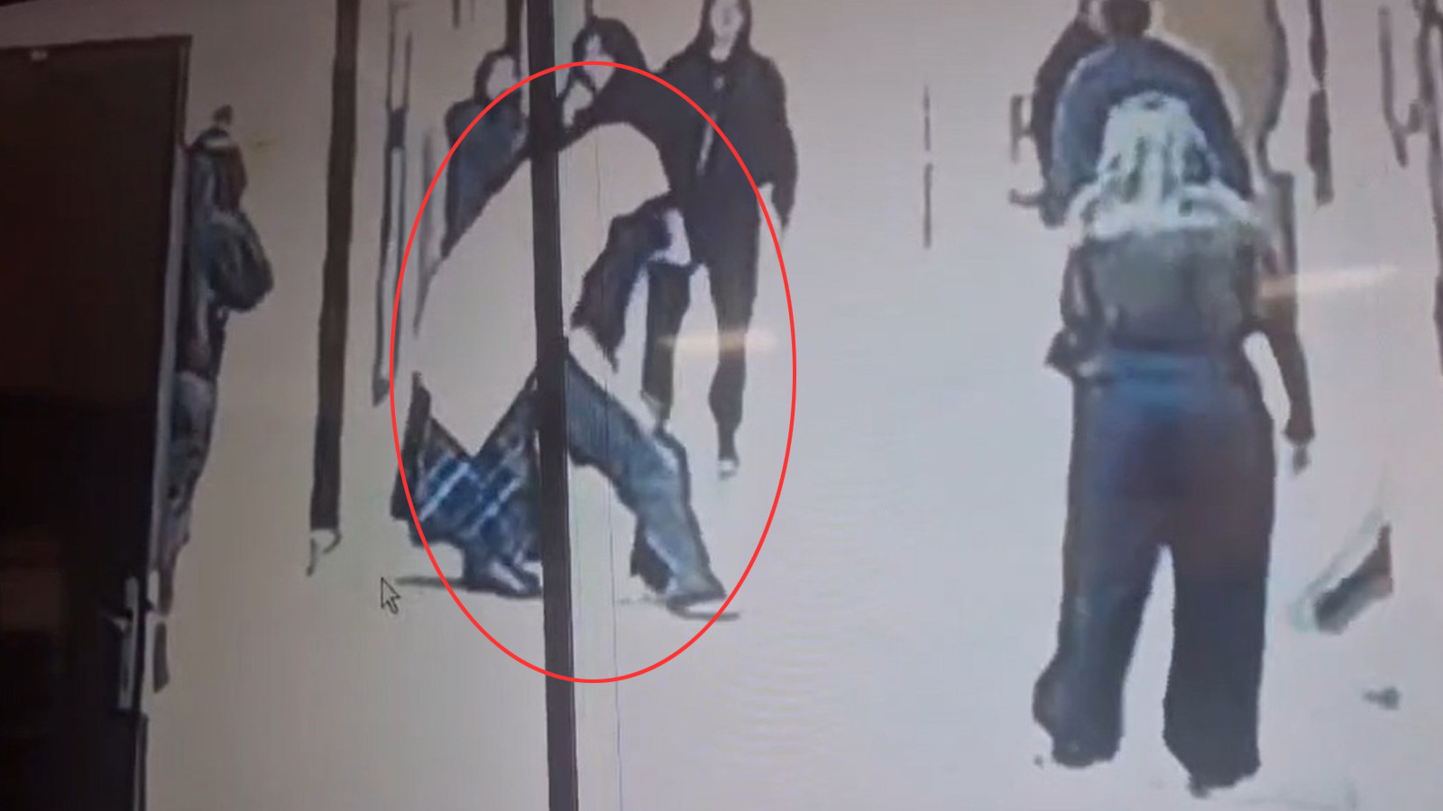 Öğretmen öğrencisini heimlich manevrasıyla kurtardı